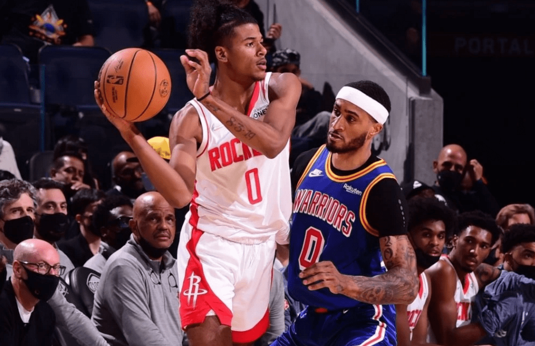 NG体育-胶东雄鲨队险胜庐州山猫队，田径友谊赛上演关键失误成转折！战术板得到兑现的简单介绍