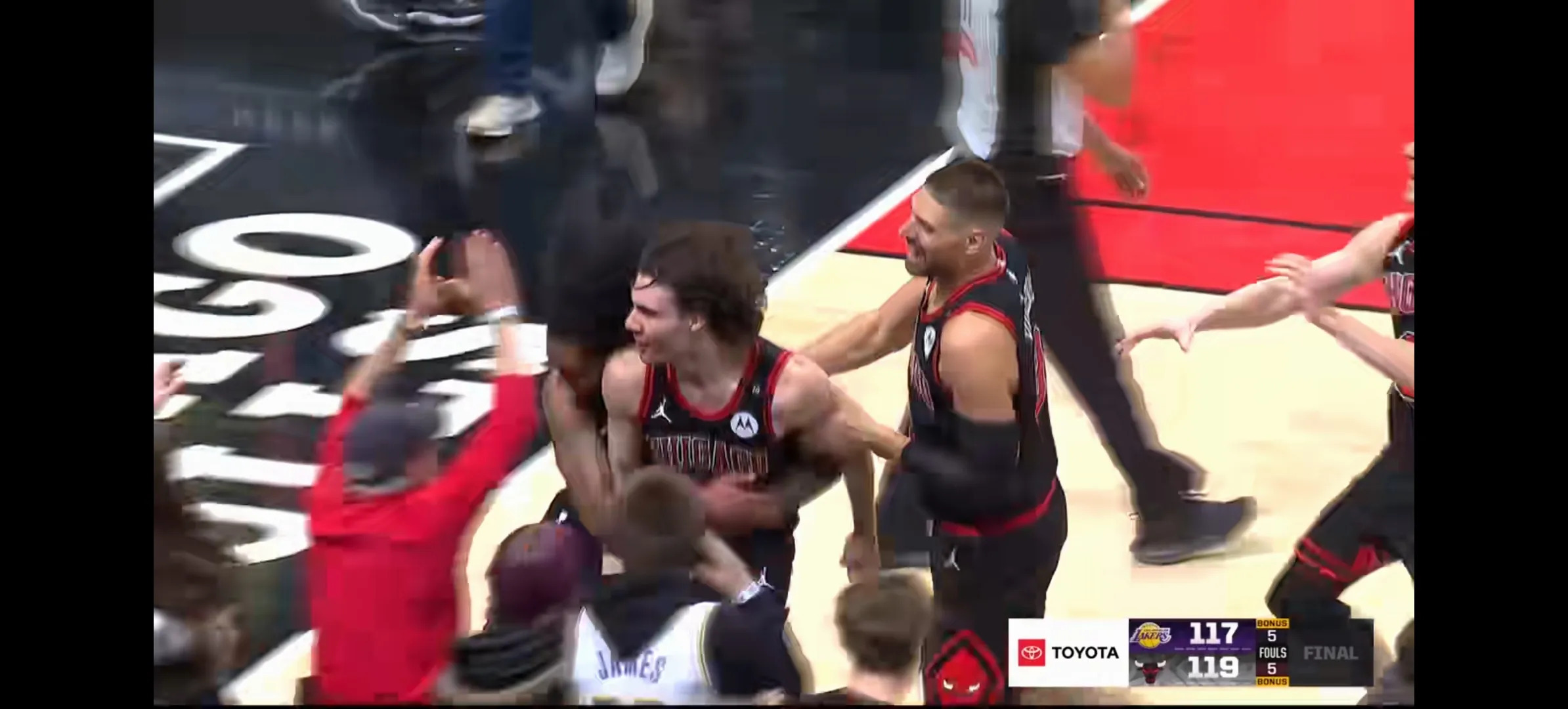 NG体育- 莱万多夫斯基肌肉 